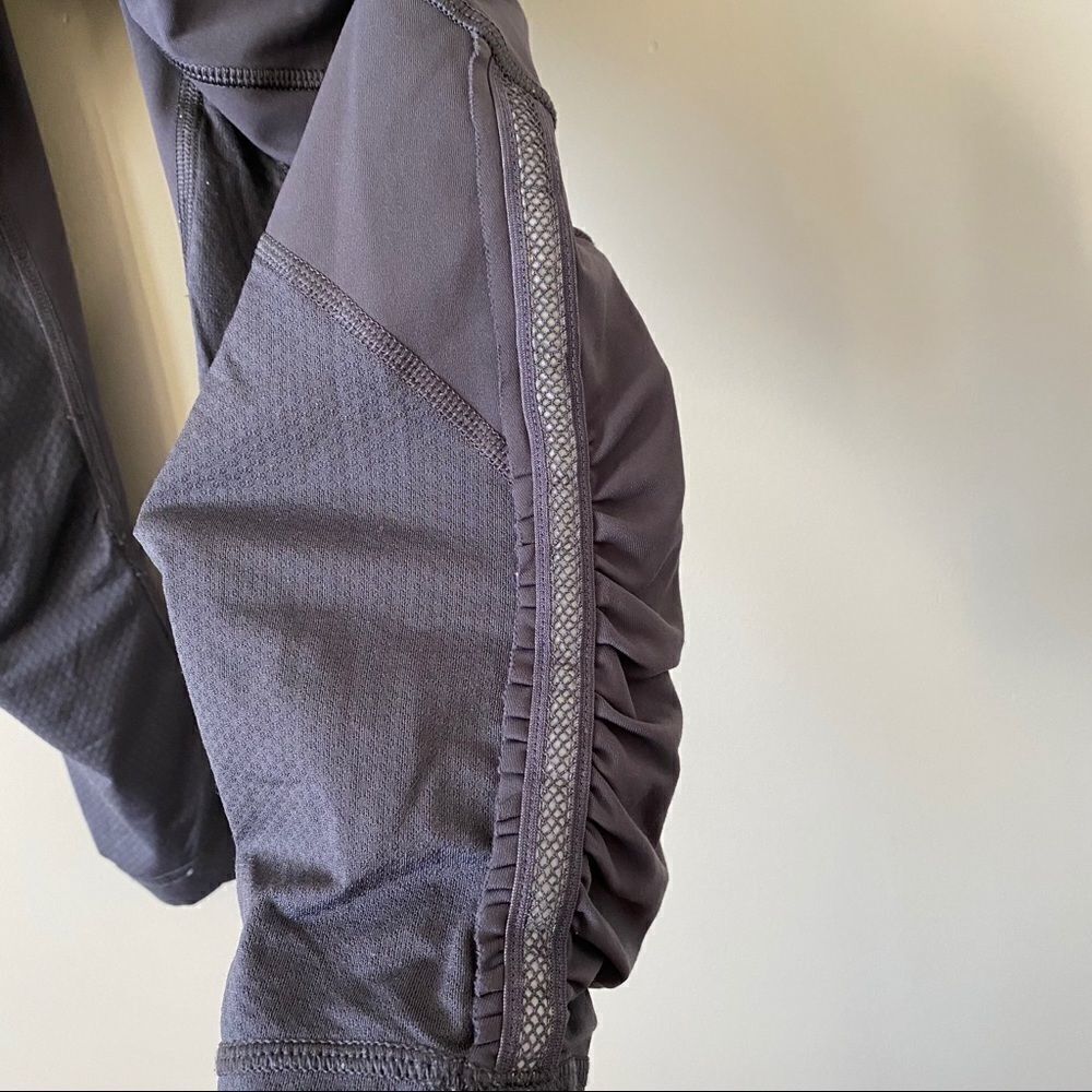 Lululemon Ruched Side Cropped Legging - Picture 7 of 8